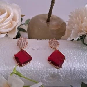 Brinco cristal rubi base cravejadas em zircnias