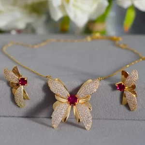Conjunto borboleta colar e brinco cravejados zirconia