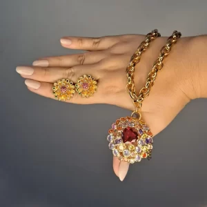 Conjunto Mandala Colar e Brinco Cravejado em cristal e zircônias